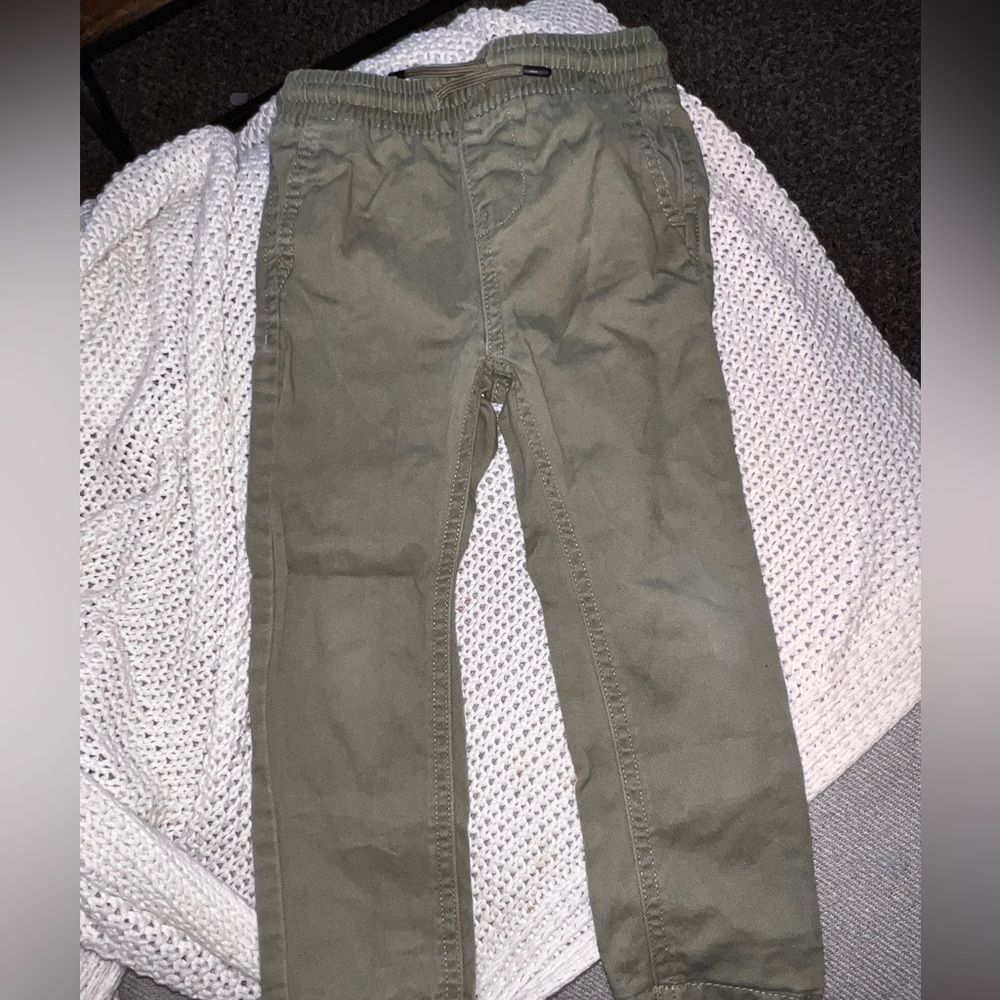 Primark slim green pants (3-4T)